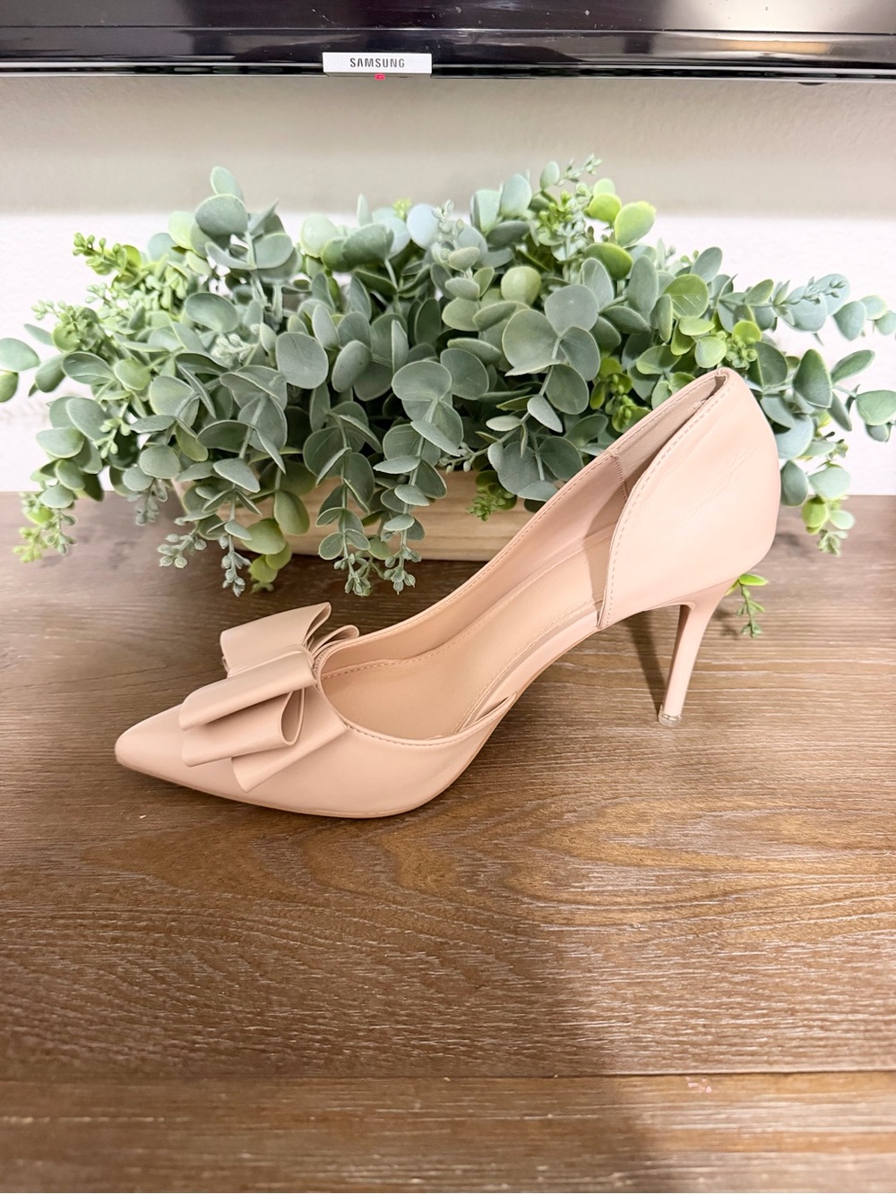 Pointed Bow Pumps in Nude Pink - Women's Dress Heels - Picture 4 of 5